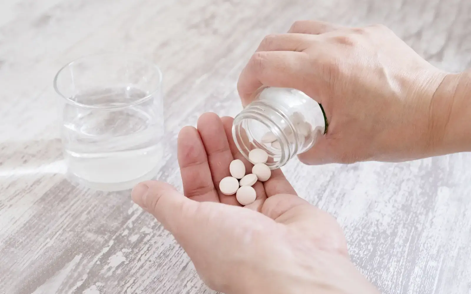 抗凝固薬・抗血栓薬を服用中の方の抜歯・外科処置